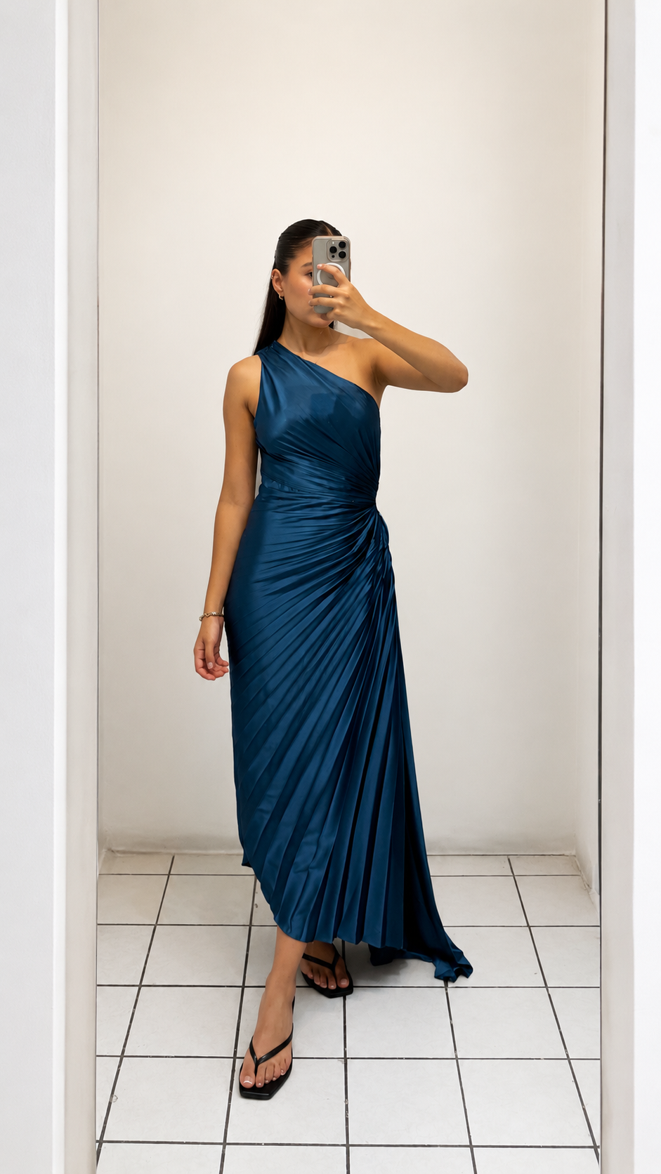 Vestido asimétrico satinado