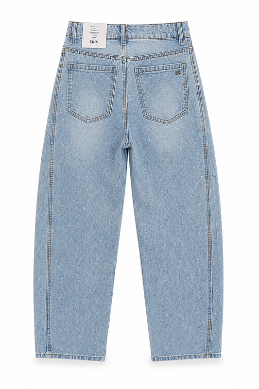 Jeans barrel con aplicación de brillo